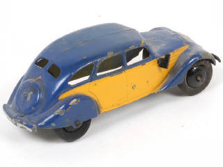 Lot 351 - DINKY TOYS (FRANCE) (1)