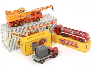 Lot 359 - DINKY TOYS (FRANCE) (3)