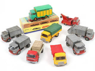 Lot 141 - DIVERS (10)