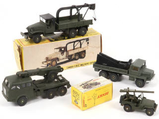 Lot 212 - DINKY TOYS (4)