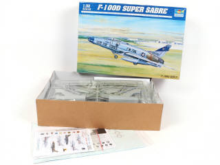 Lot 28 - TRUMPETER (CHINE) (2)