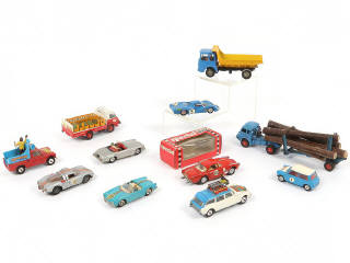 Lot 363 - DIVERS (11)