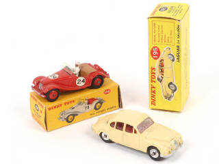 Lot 229 - DINKY TOYS (GB) (2)