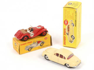 Lot 229 - DINKY TOYS (GB) (2)