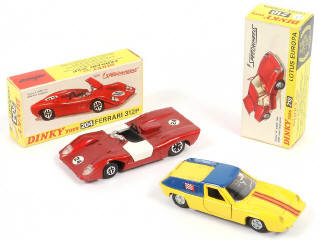Lot 224 - DINKY TOYS (GB) (2)