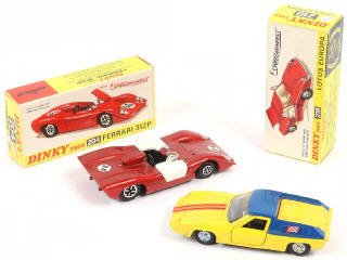 Lot 224 - DINKY TOYS (GB) (2)