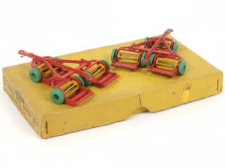 Lot 206 - DINKY TOYS (GB) (1)