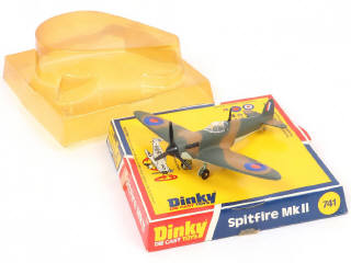 Lot 219 - DINKY TOYS (GB) (1)