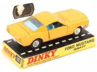 Lot 185 - DINKY TOYS (GB) (1)