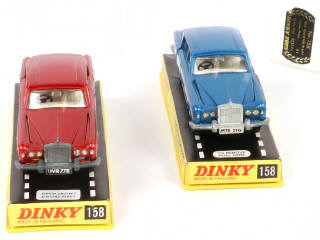 Lot 225 - DINKY TOYS (GB) (2)