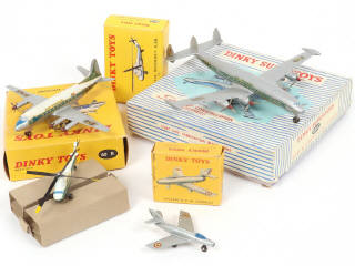 Lot 317 - DINKY TOYS (FRANCE) (4)