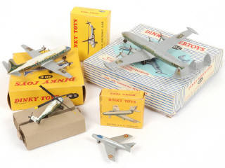 Lot 317 - DINKY TOYS (FRANCE) (4)