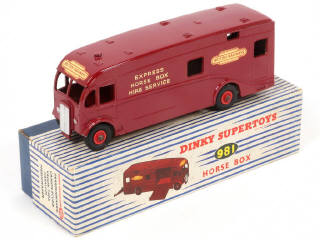 Lot 78 - DINKY TOYS (GB) (1)