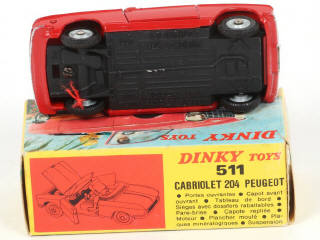 Lot 302 - DINKY TOYS (FRANCE) (1)