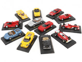 Lot 294 - DIVERS (12)