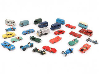 Lot 301 - DIVERS (26)