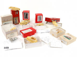 Lot 326 - DIVERS (7)