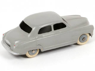 Lot 179 - DINKY TOYS (FRANCE) (1)