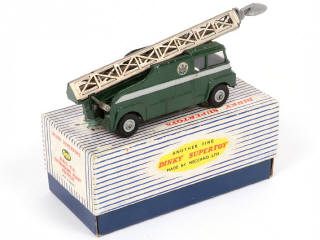 Lot 74 - DINKY TOYS (GB) (1)
