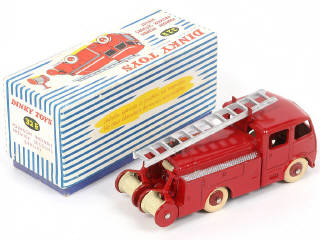 Lot 181 - DINKY TOYS (FRANCE) (1)
