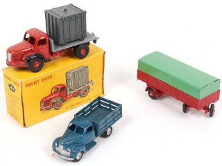 Lot 197 - DINKY TOYS (FRANCE) (2)