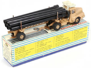 Lot 82 - DINKY TOYS (FRANCE) (1)