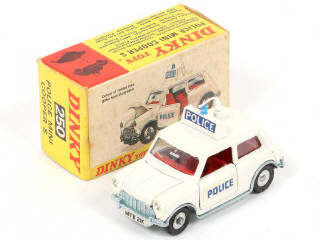 Lot 118 - DINKY TOYS (GB) (1)