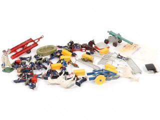 Lot 303 - DIVERS (30)