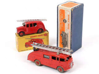 Lot 228 - DINKY TOYS (GB) (2)