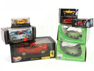 Lot 340 - DIVERS (8)