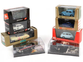 Lot 343 - DIVERS (8)