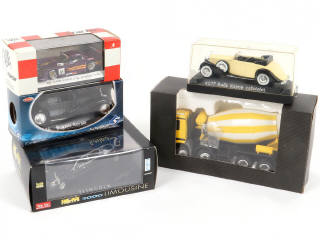 Lot 298 - DIVERS (5)