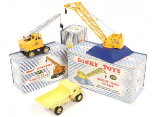 Lot 171 - DINKY TOYS (GB) (3)