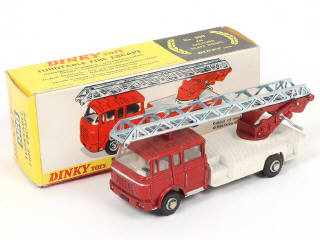 Lot 146 - DINKY TOYS (GB) (1)