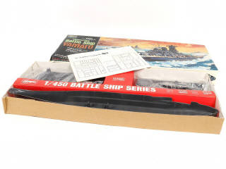 Lot 357 - DIVERS (4)