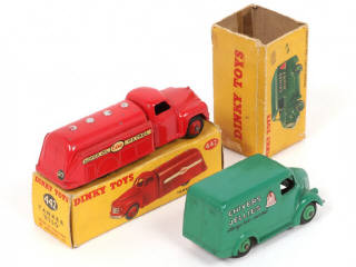 Lot 230 - DINKY TOYS (GB) (2)