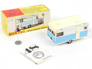 Lot 226 - DINKY TOYS (FRANCE) (1)
