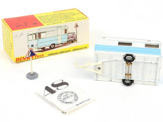 Lot 226 - DINKY TOYS (FRANCE) (1)