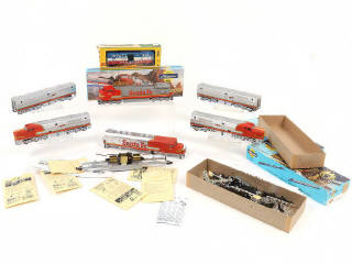 Lot 351 - DIVERS (12)