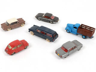 Lot 323 - DINKY TOYS (FRANCE) (6)