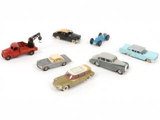 Lot 320 - DINKY TOYS (FRANCE) (7)