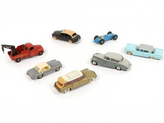 Lot 320 - DINKY TOYS (FRANCE) (7)