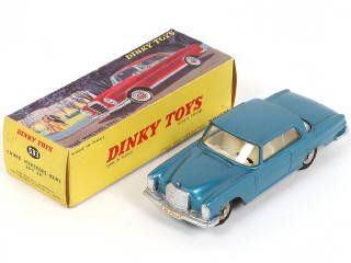 Lot 231 - DINKY TOYS (FRANCE) (1)