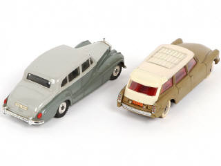 Lot 292 - DINKY TOYS (GB) (2)