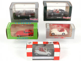 Lot 335 - DIVERS (5)