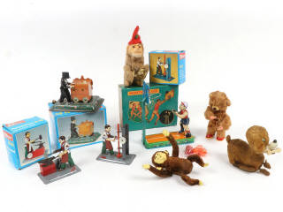 Lot 9 - DIVERS (8)