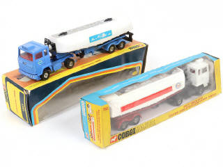 Lot 174 - CORGI TOYS (GB) (2)