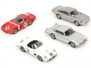 Lot 327 - DIVERS (4)