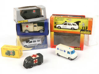 Lot 331 - DIVERS (6)