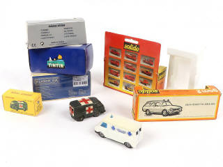 Lot 331 - DIVERS (6)